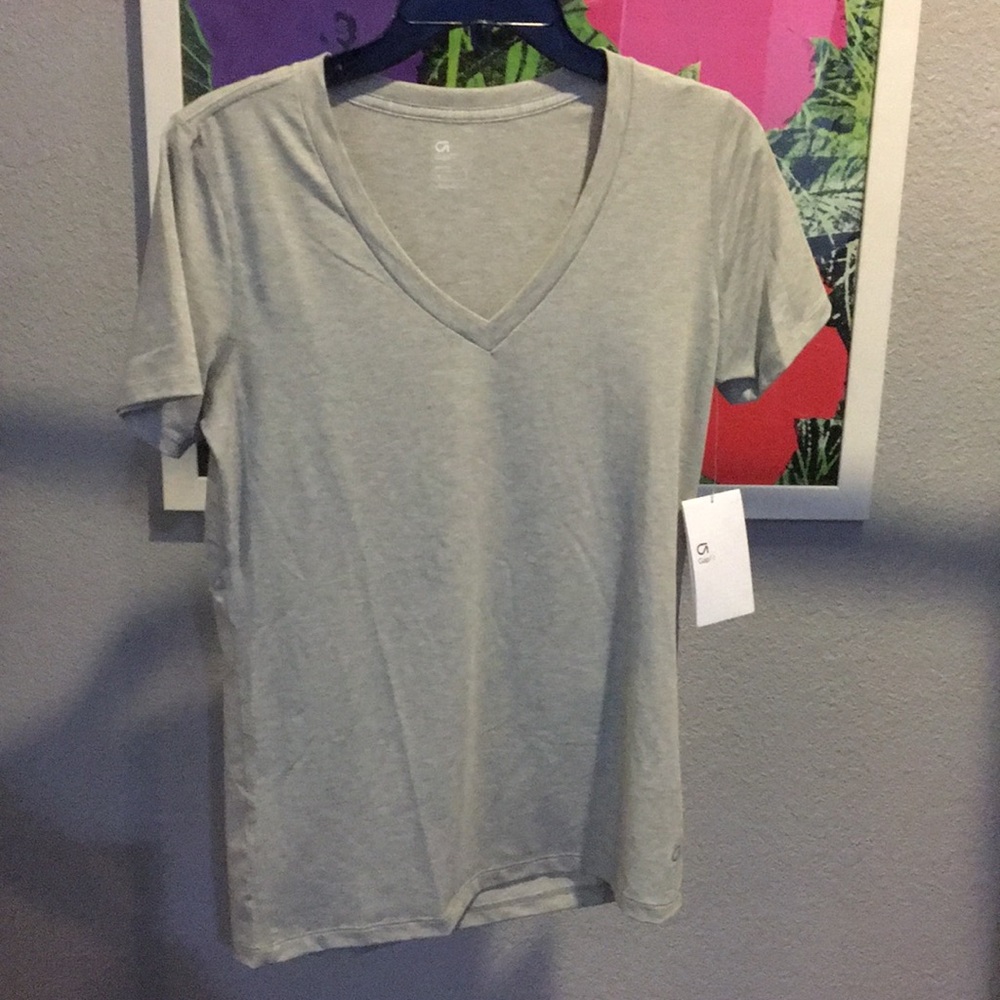 Gap Fit Breathe V-Neck Tee